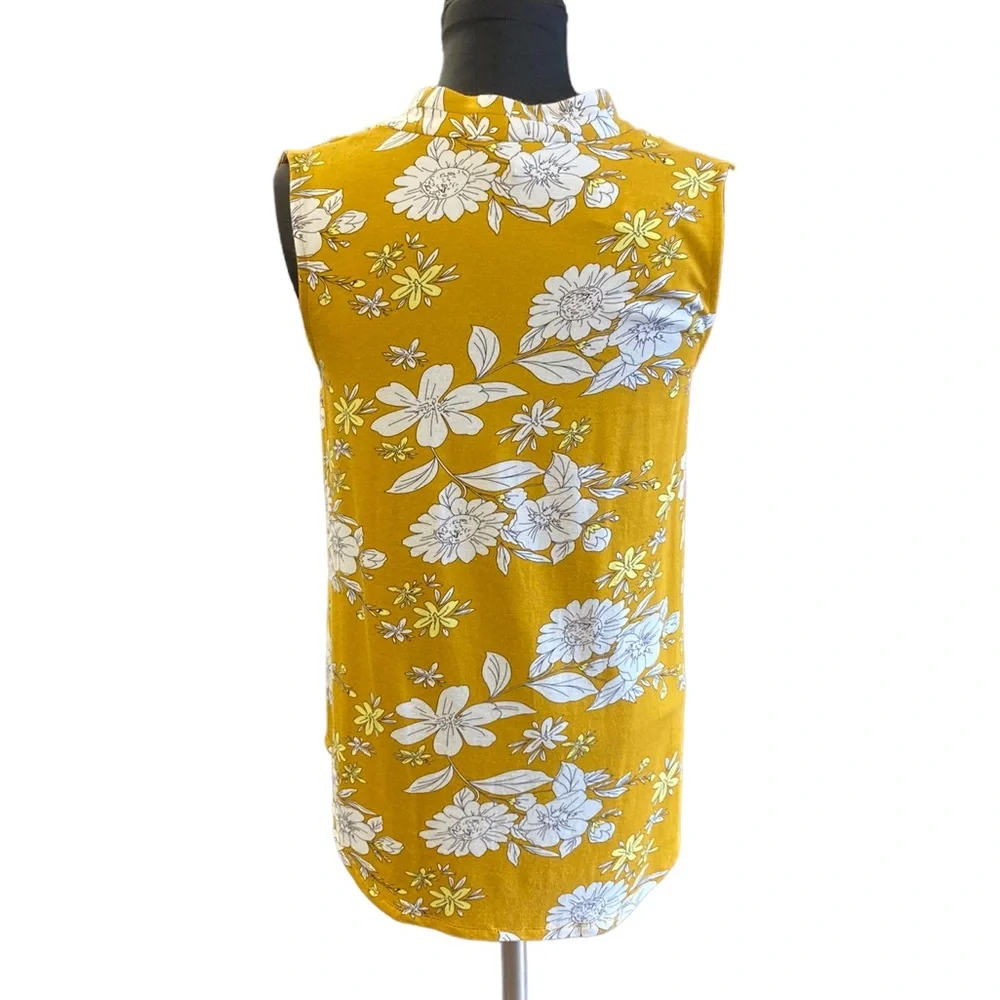 Premise Sleeveless Top - Picture 5 of 8